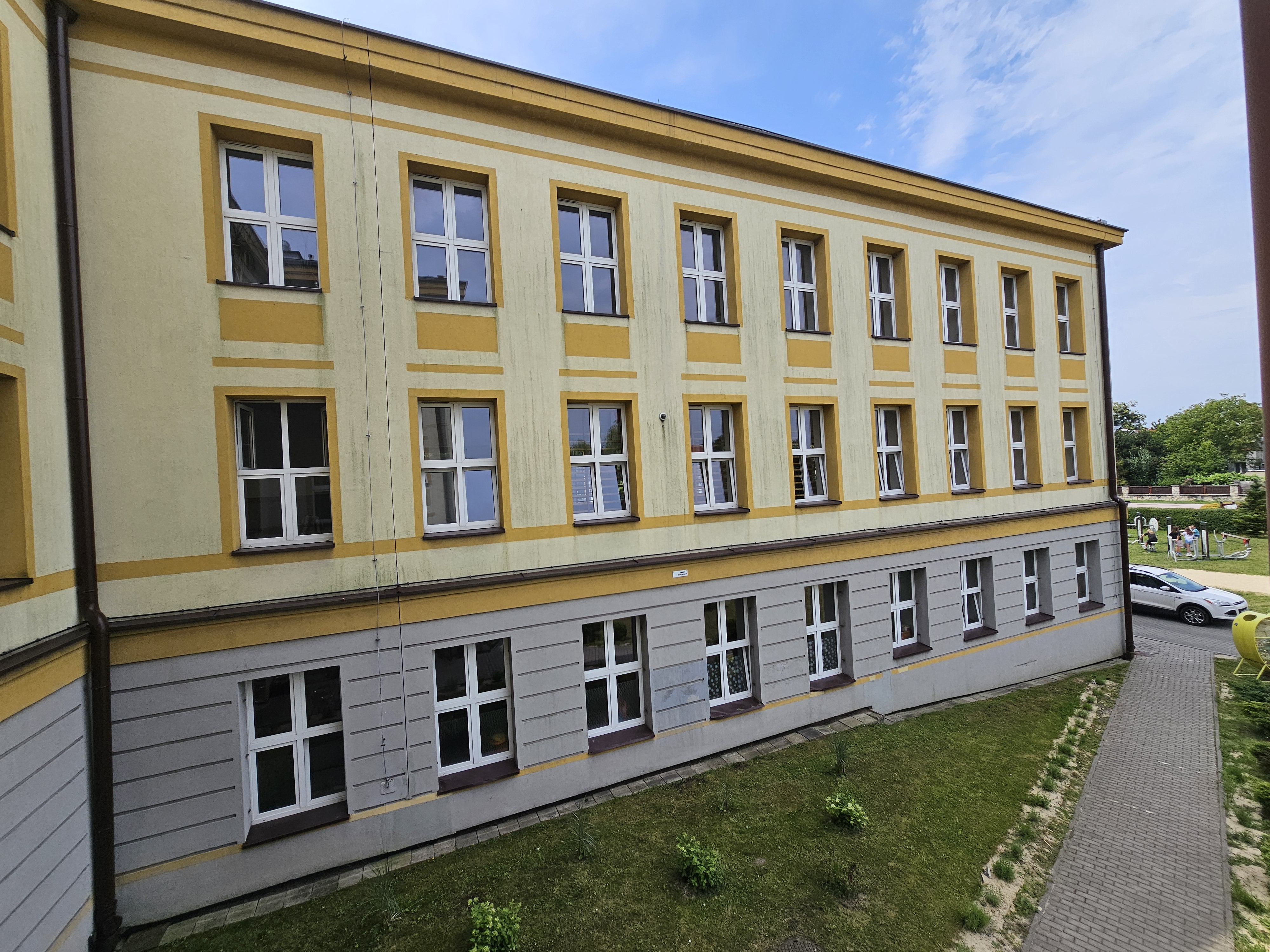 źródło: ZSP nr 1 Sala gimnastyczna przy ZSP nr 1
