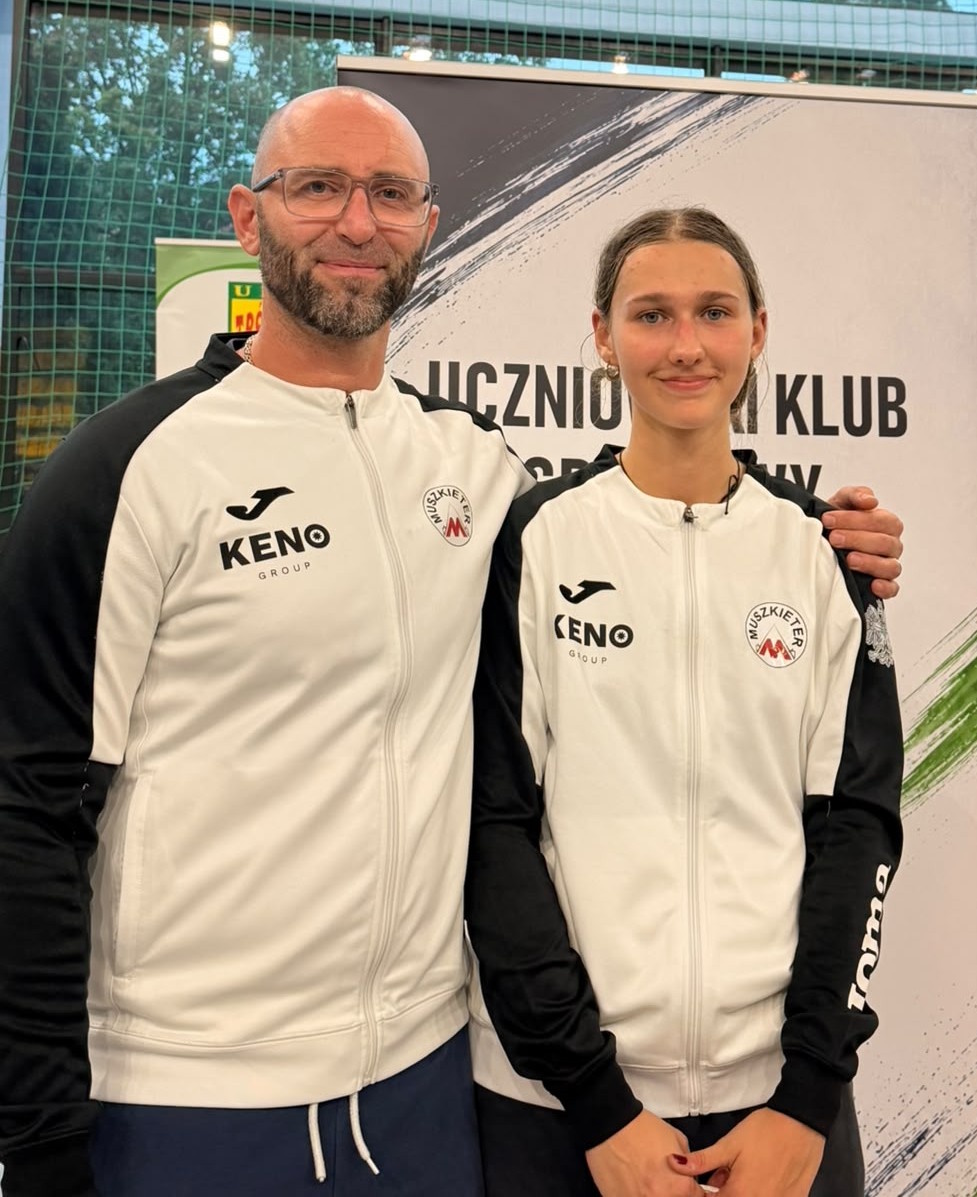 Oliwia Janeczek z trenerem Piotrem Markowiczem