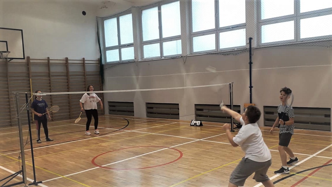 Badminton