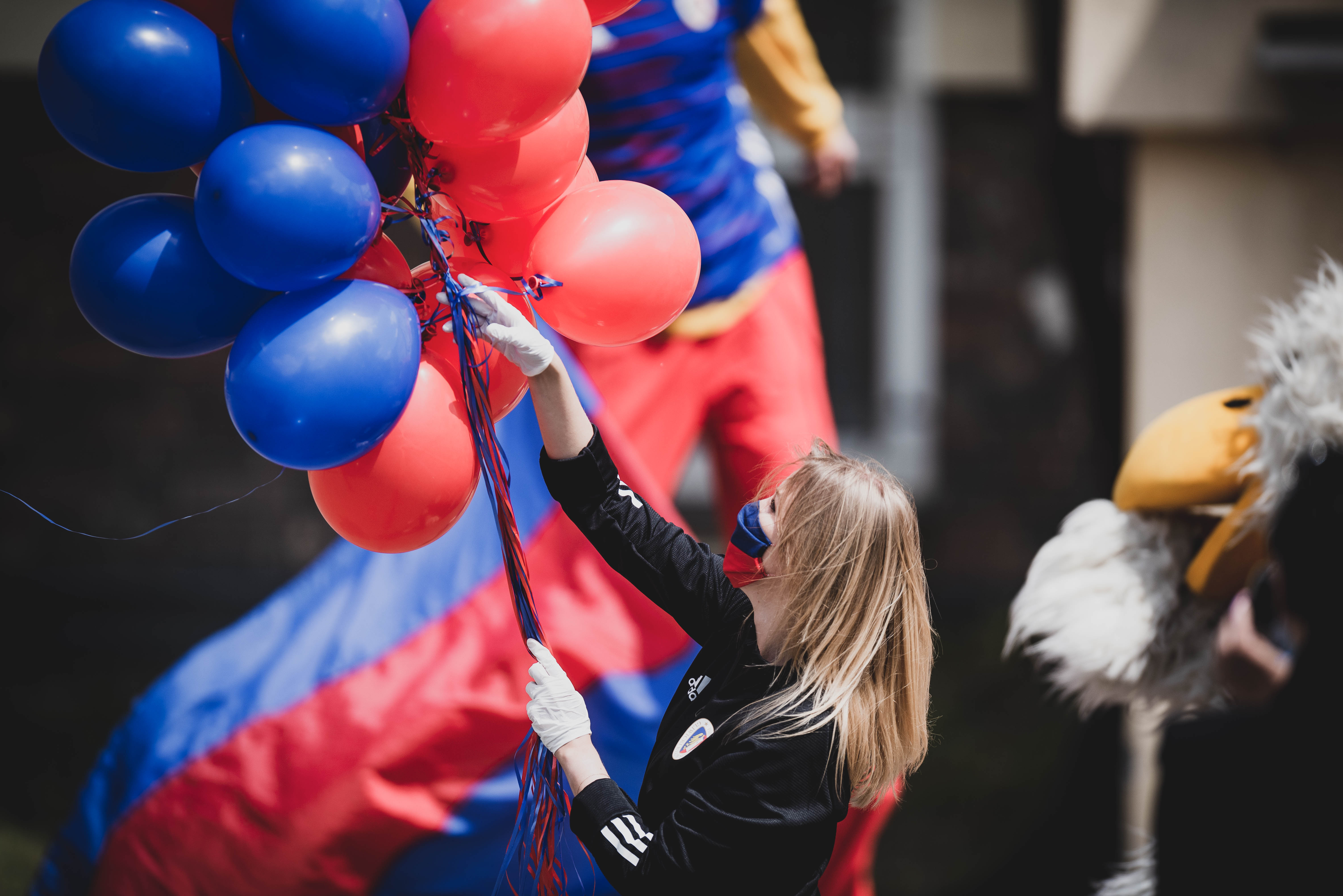 balony lecą do nieba