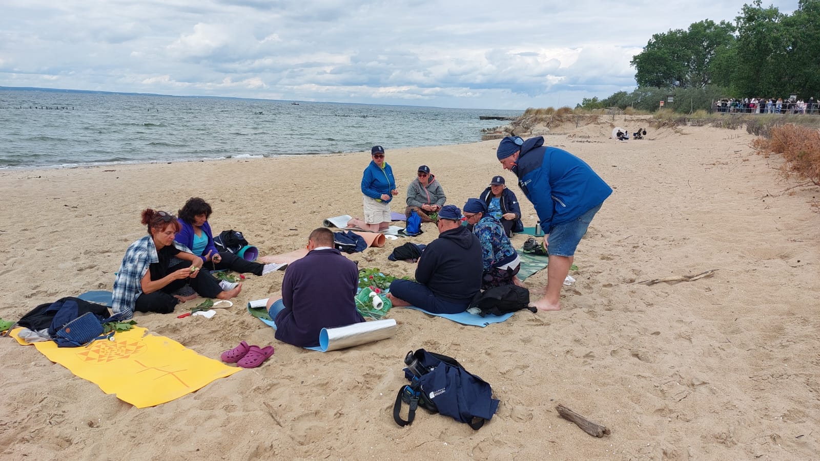 załoga na plaży