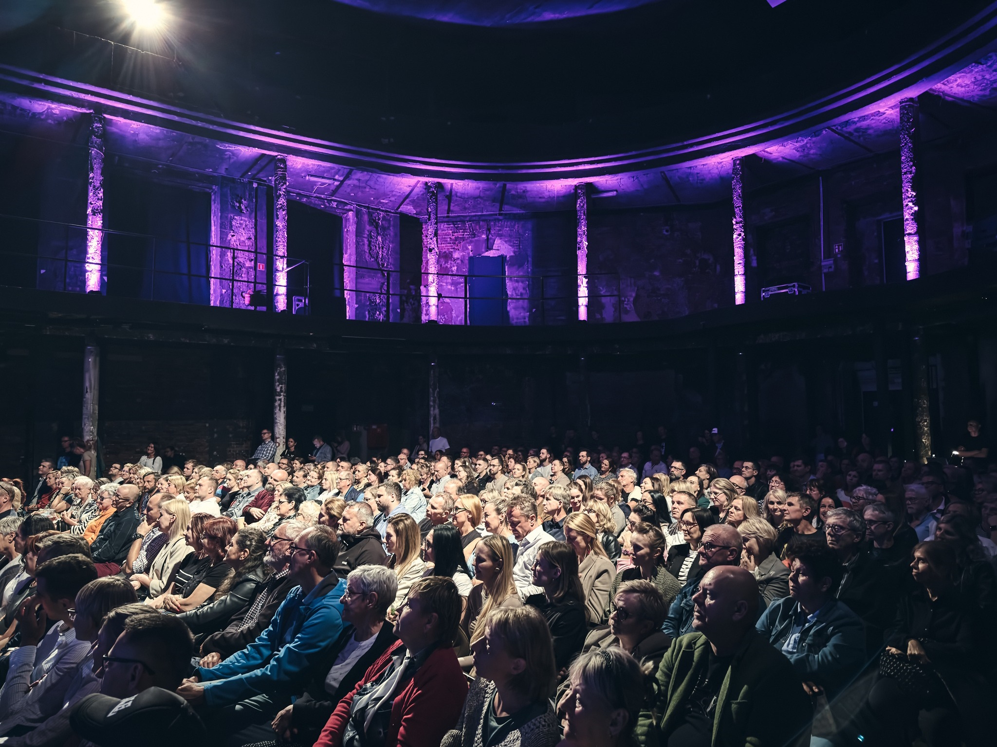 Publiczność w Ruinach Teatru Victoria