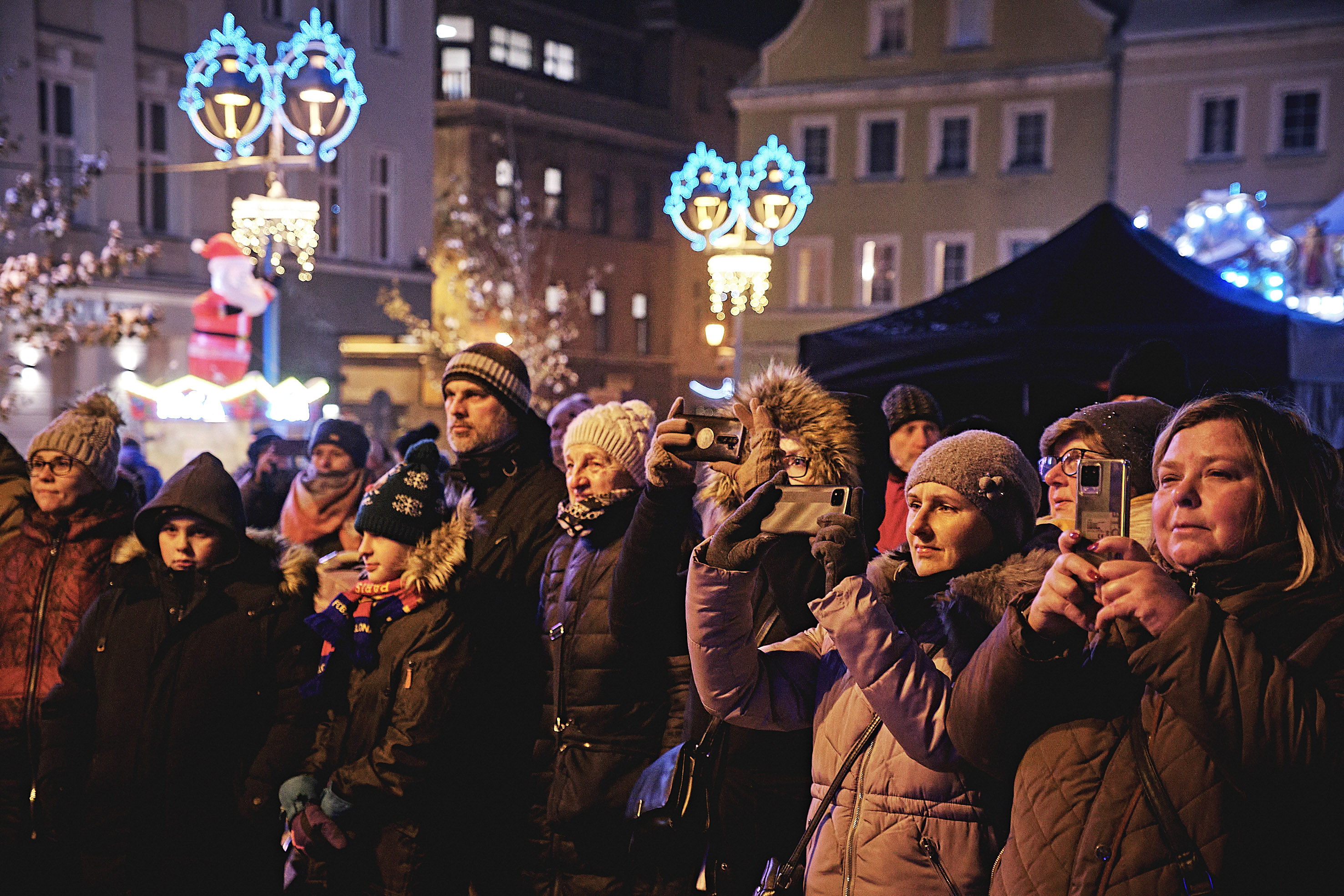 Publiczność pod sceną