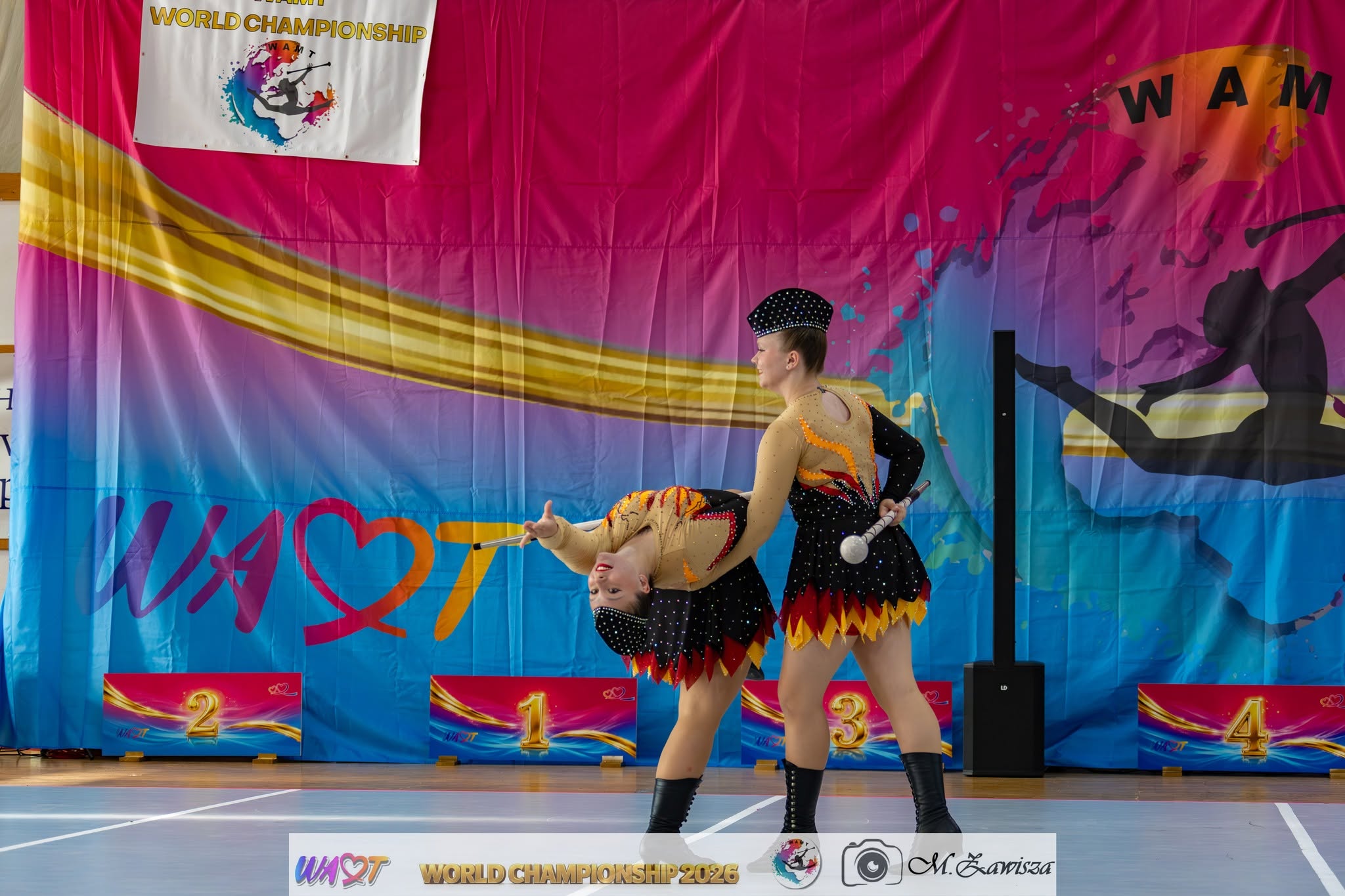 Julia i Martyna Zawisza – mażoretki Lucky Girls z Łabęd – zdobyły na Mistrzostwach Świata federacji World Association of Majorette-sport and Twirling – WAMT aż siedem medali: cztery złote, dwa srebrne i jeden brązowy