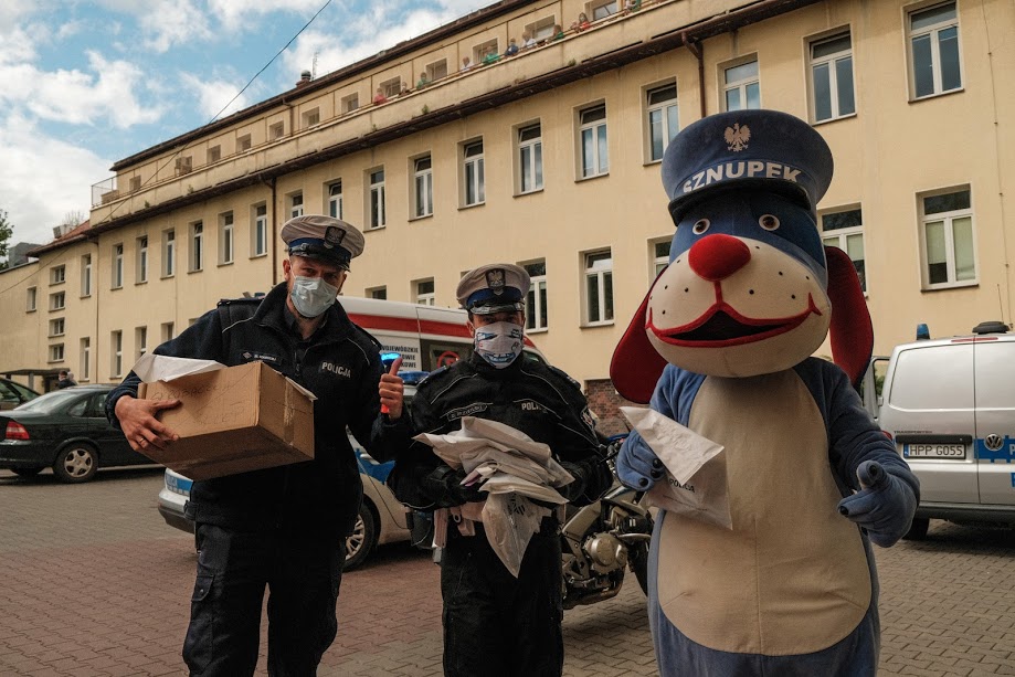 Sznupek i policjanci