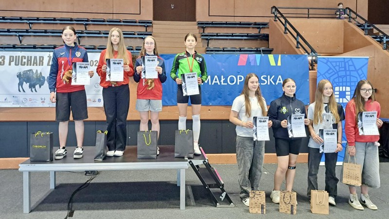 Zawodnicy Piasta na podium III Pucharu Żubrów