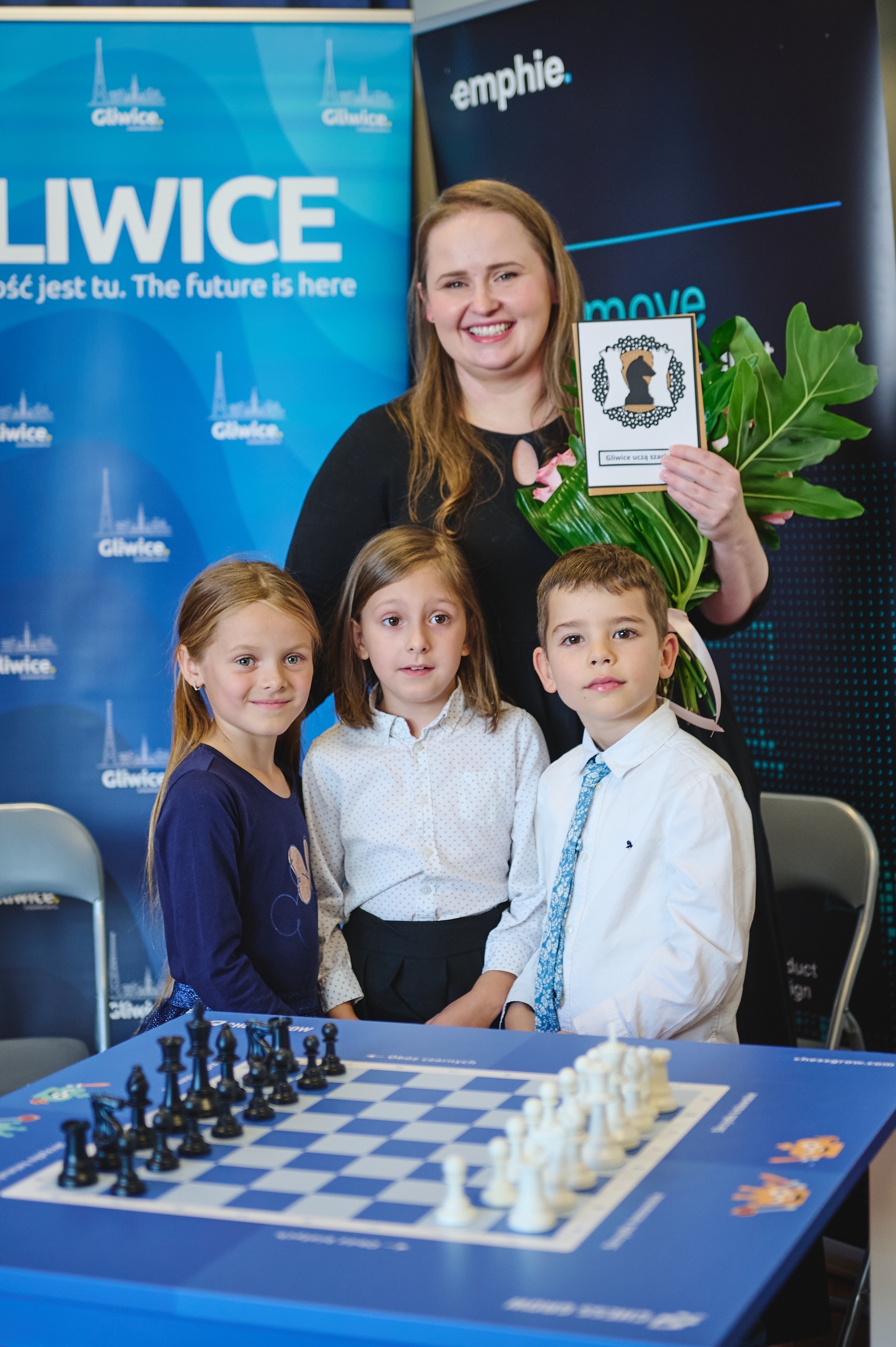 Pani Marlena Chlost-Warakomska z dziećmi