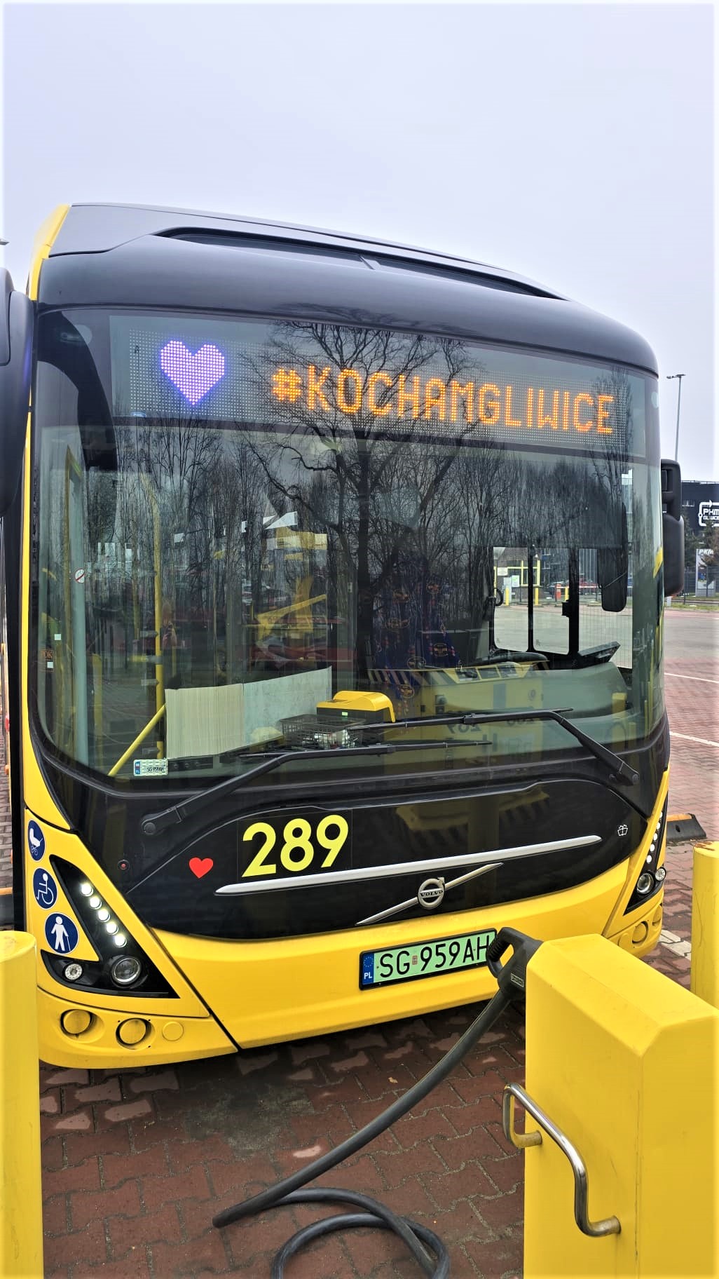 autobus z napisem Kocham Gliwice