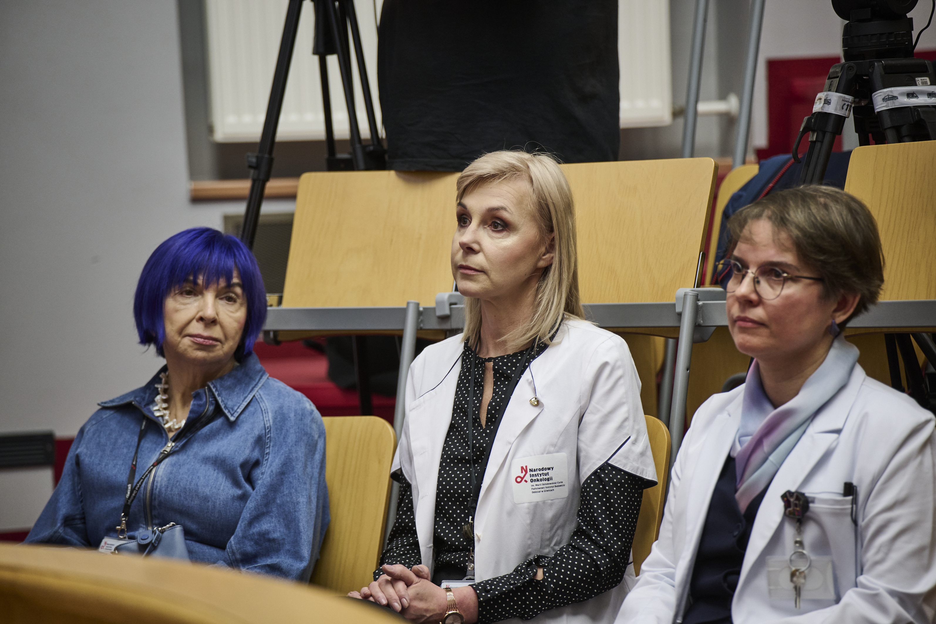 Uczestniczki konferencji siedzą na widowni