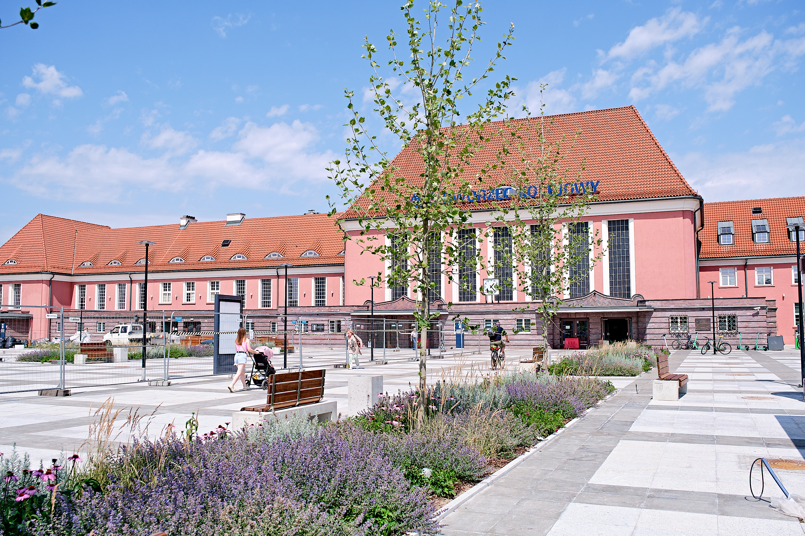 Nowe Centrum Gliwic, plac dworcowy