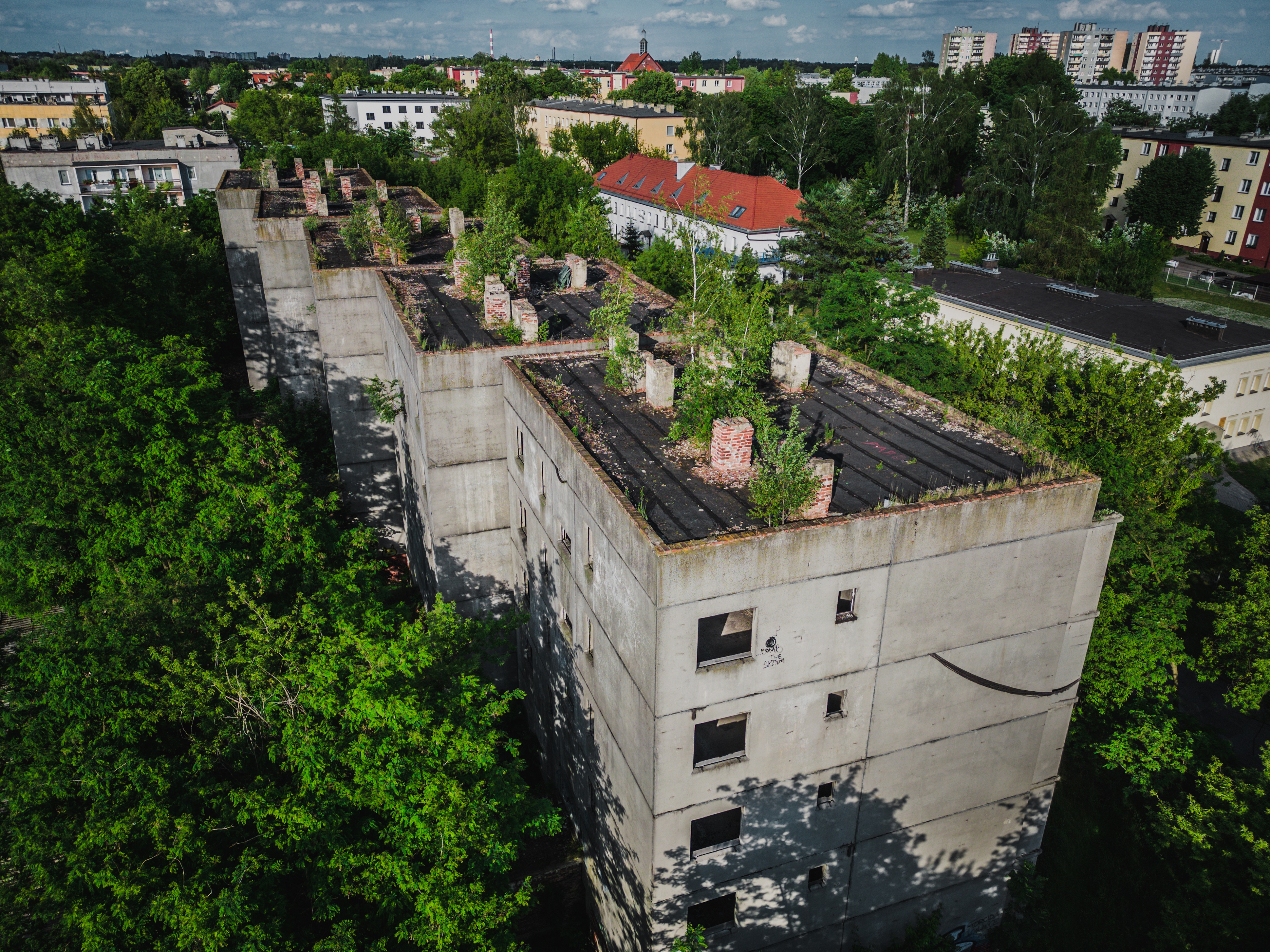 Niedokończony budynek wielorodzinny przy ul. Żeromskiego w Gliwicach Sośnicy