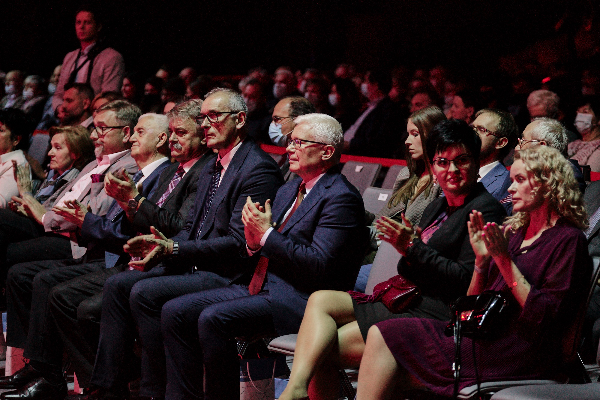 uczestnicy gali Innowatora Roku siedzący w częsci dla publiczności