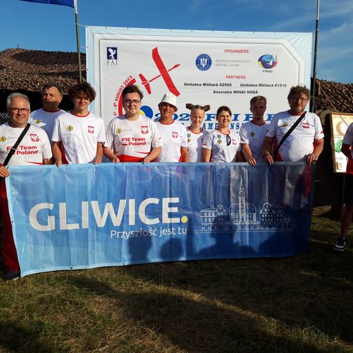 Reprezentacja Polski z banerem "Gliwice"