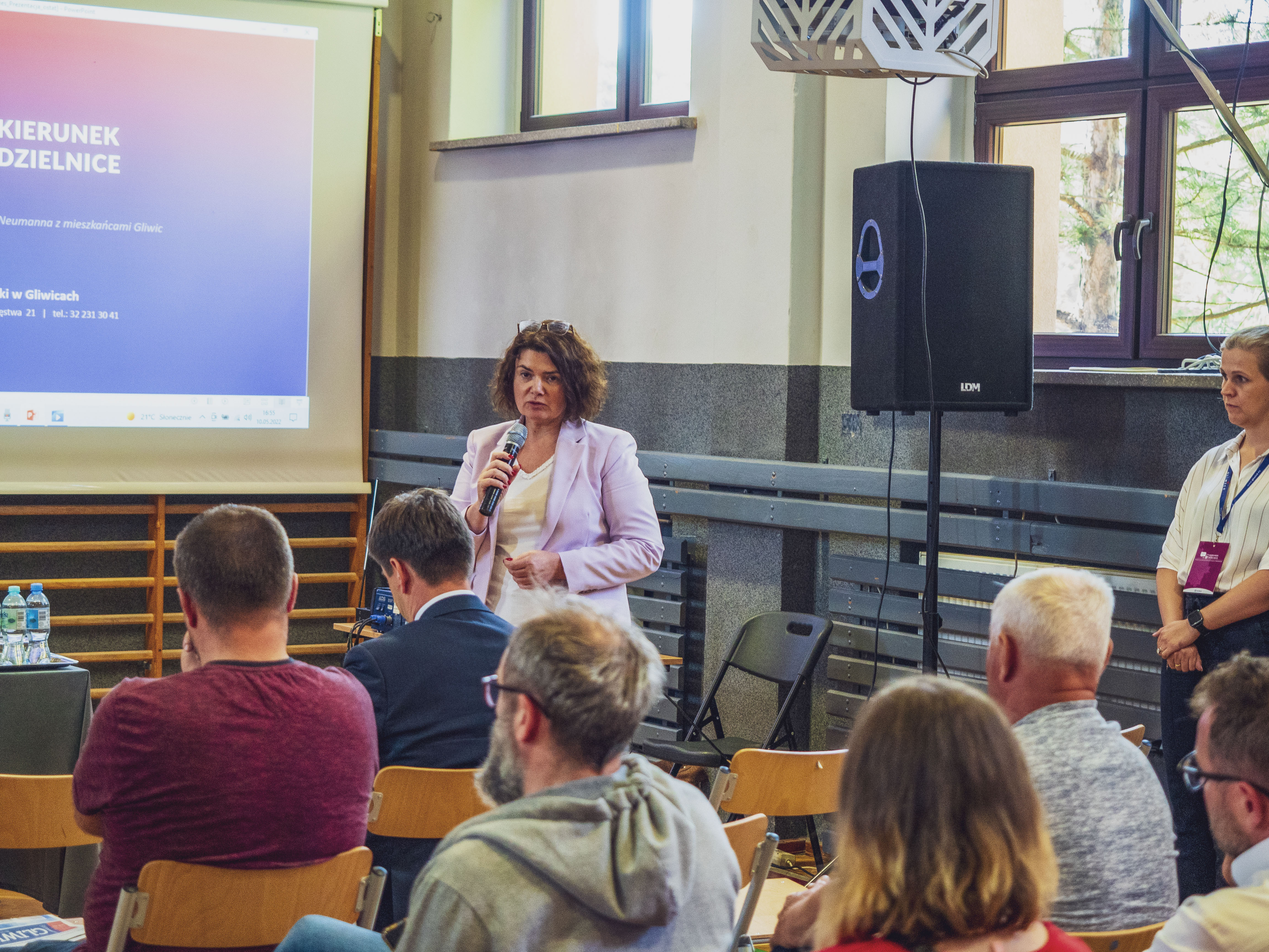 Ewa Weber, zastępca prezydenta Gliwic na spotkaniu z mieszkańcami Wójtowej Wsi