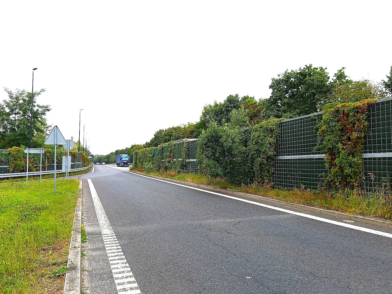 Zmiana pierwszeństwa na łącznicy DK 88 i ul. Łabędzkiej. Kierowcy muszą przygotować się na nowe zasady