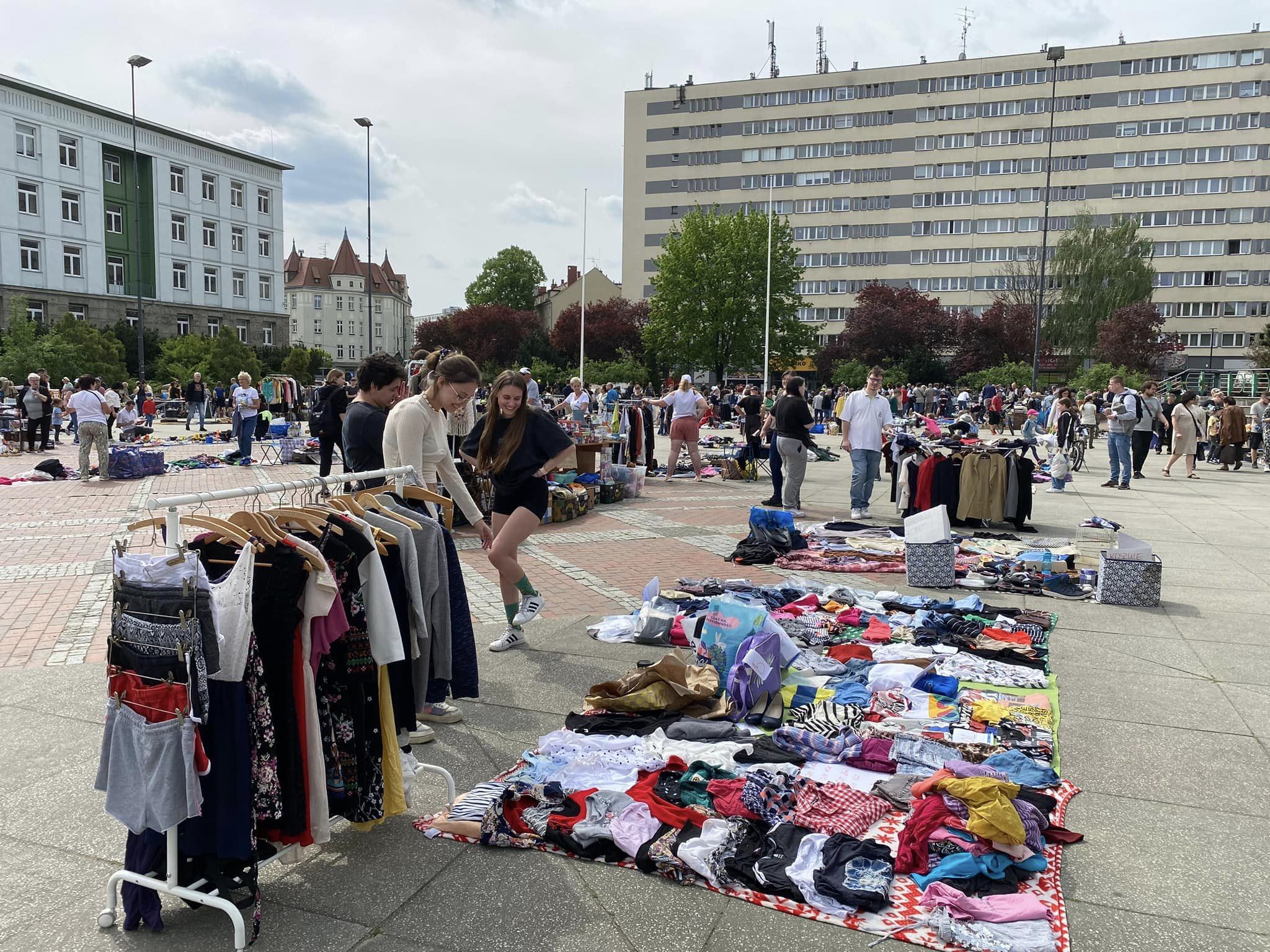 Wyprzedaż garażowa na placu Krakowskim