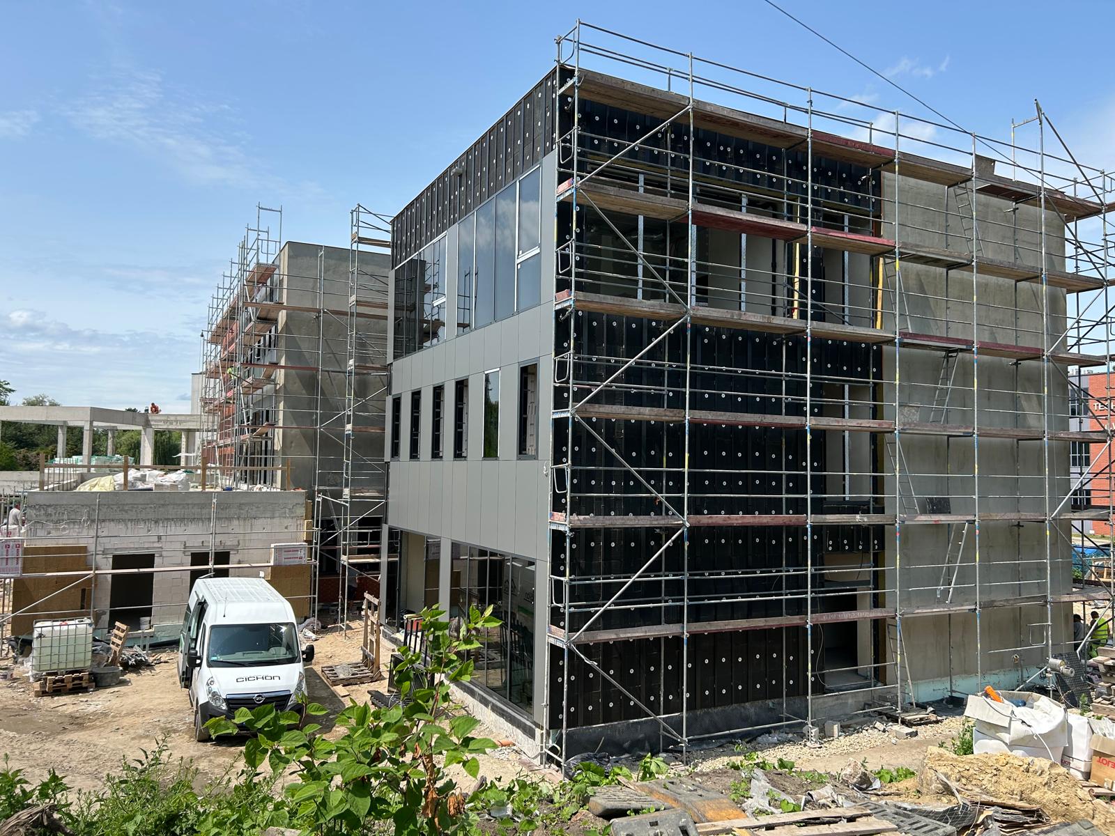 Gliwicki Technopark buduje kompleks IT HUB. Jego pierwszy biurowiec nabiera kształtów