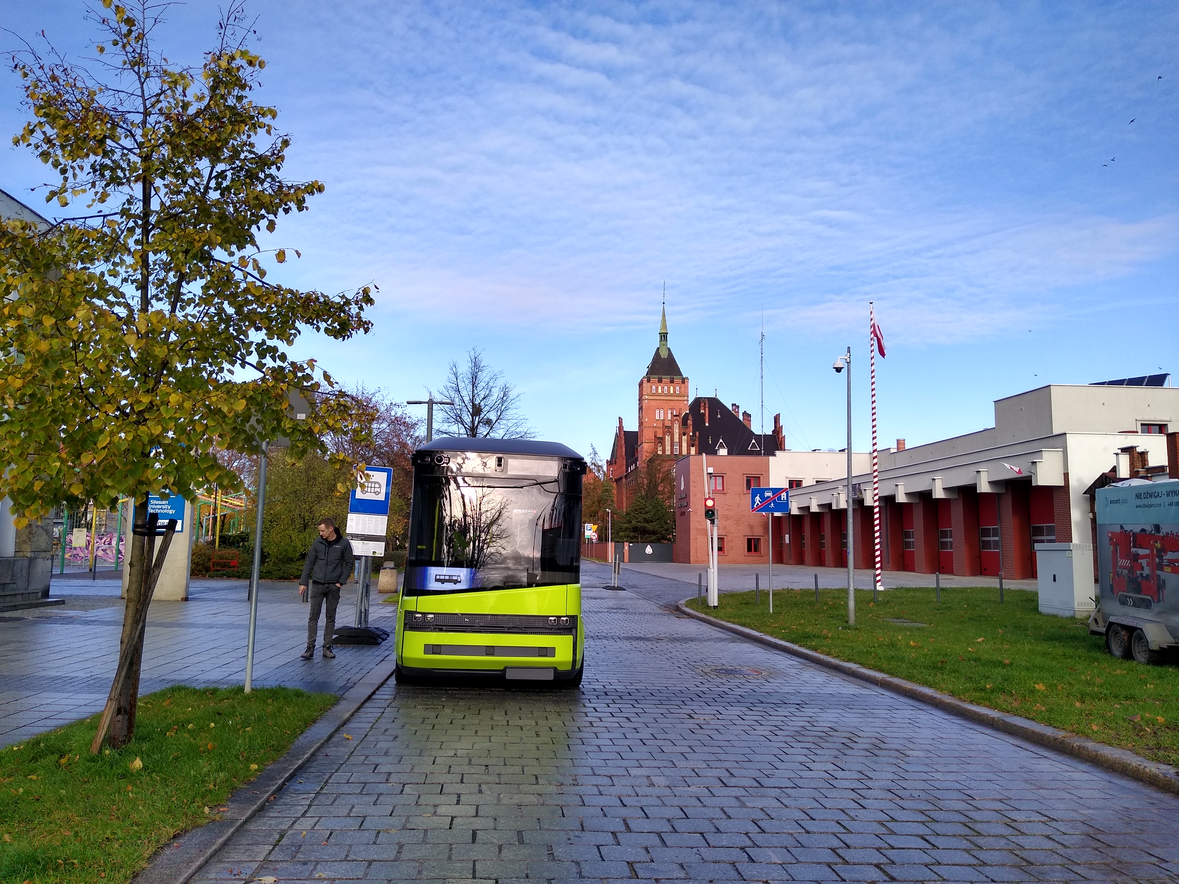 Wsiądź do Bleesa i sprawdź, jak jeździ samojezdny bus!