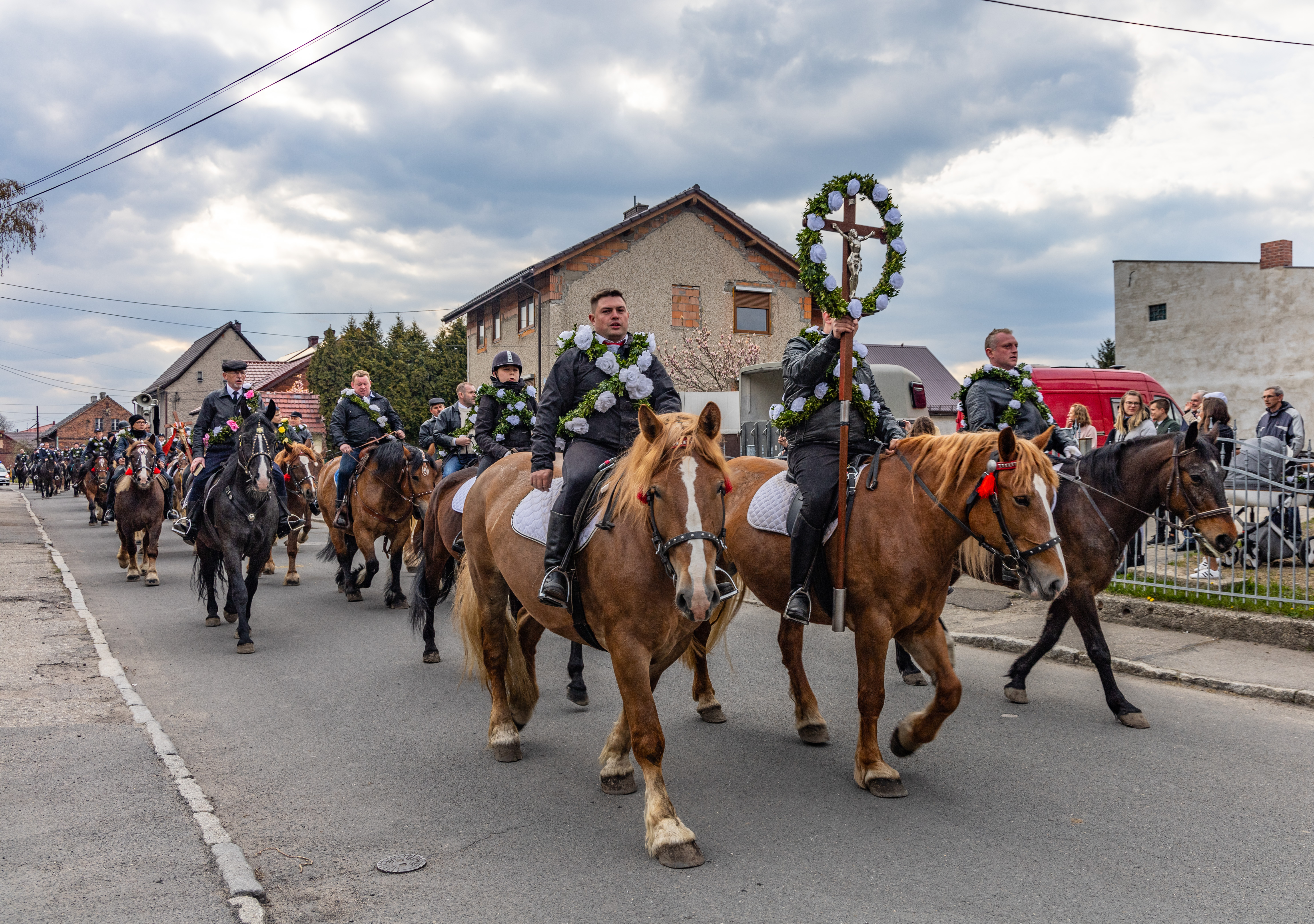 Wielkanocna procesja konna