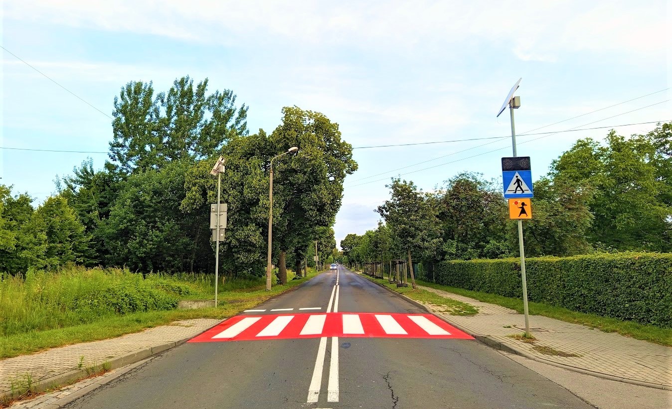 Dodatkowe oznaczenie „zebry" przy krzyżówce Kozielskiej i Płockiej