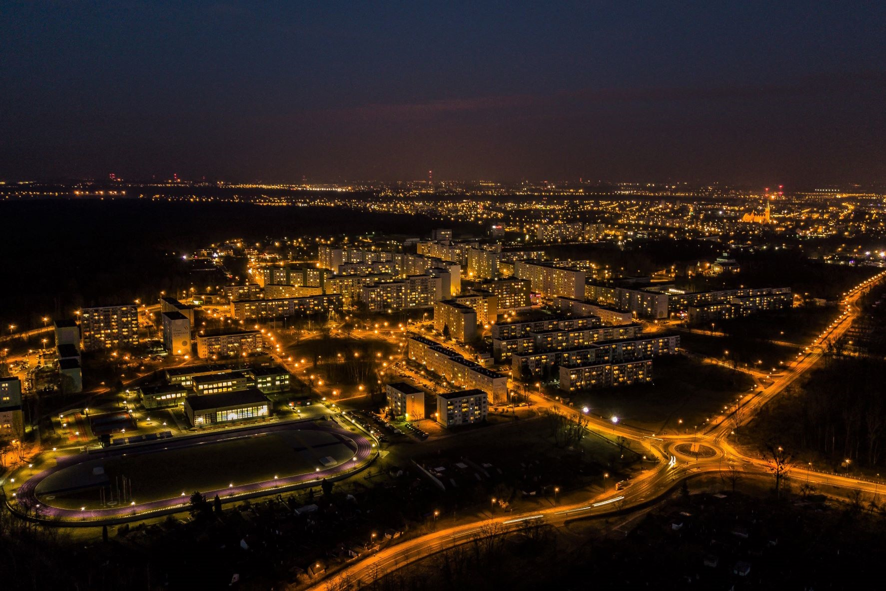 światła nocą na Koperniku