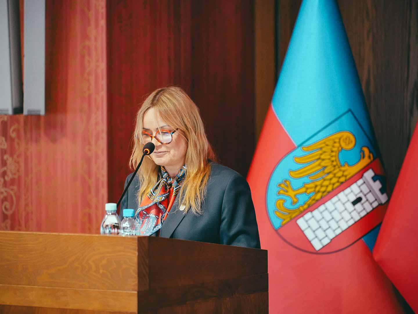 Czwartkowa sesja absolutoryjna Rady Miasta Gliwice przyniosła dwa różne rozstrzygnięcia. Rada nie poparła projektu uchwały o nieudzielenie absolutorium prezydent Katarzynie Kuczyńskiej-Budce, jednocześnie nie udzielając wotum zaufania