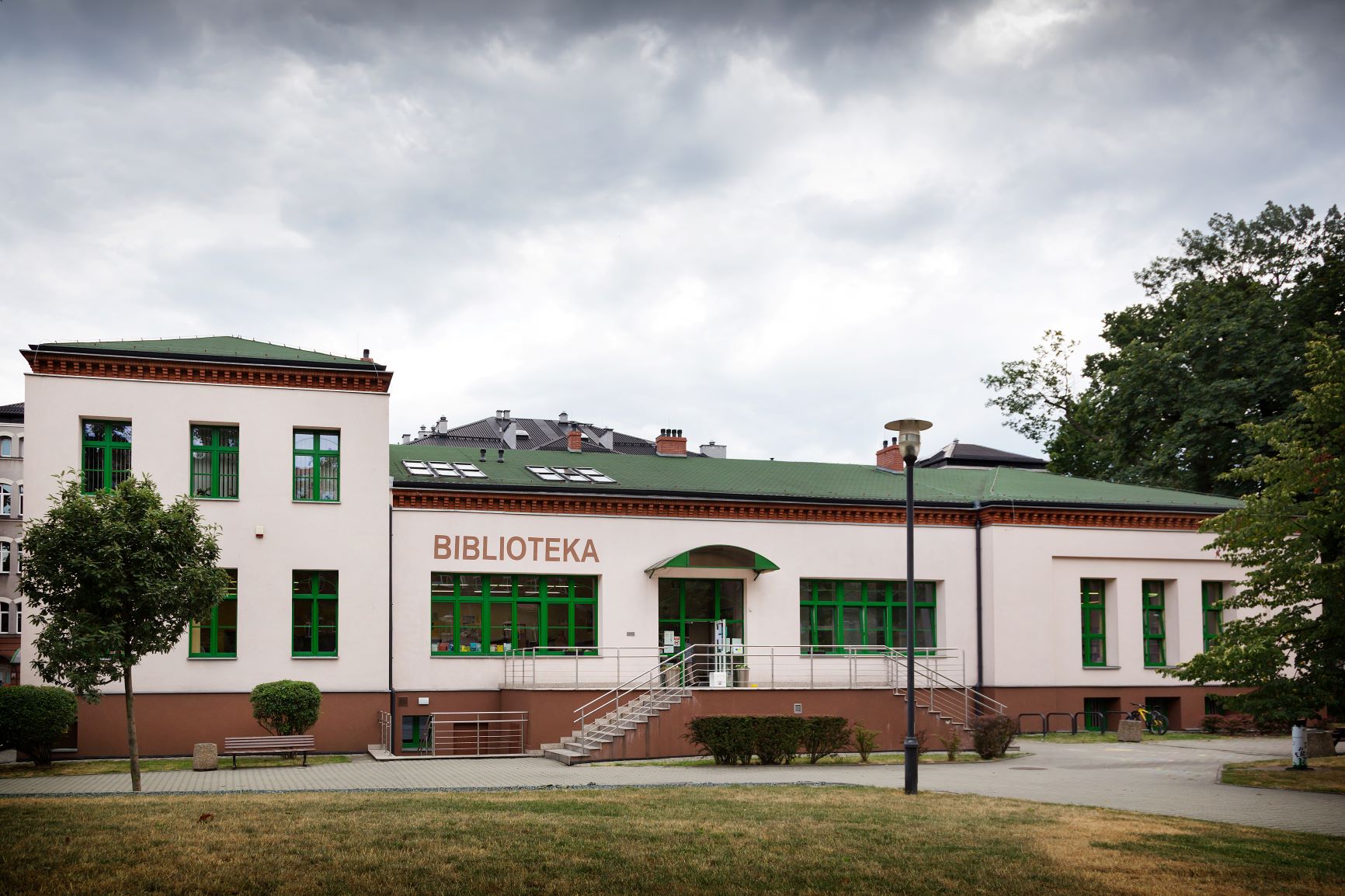 Szczególne zasady także w bibliotekach