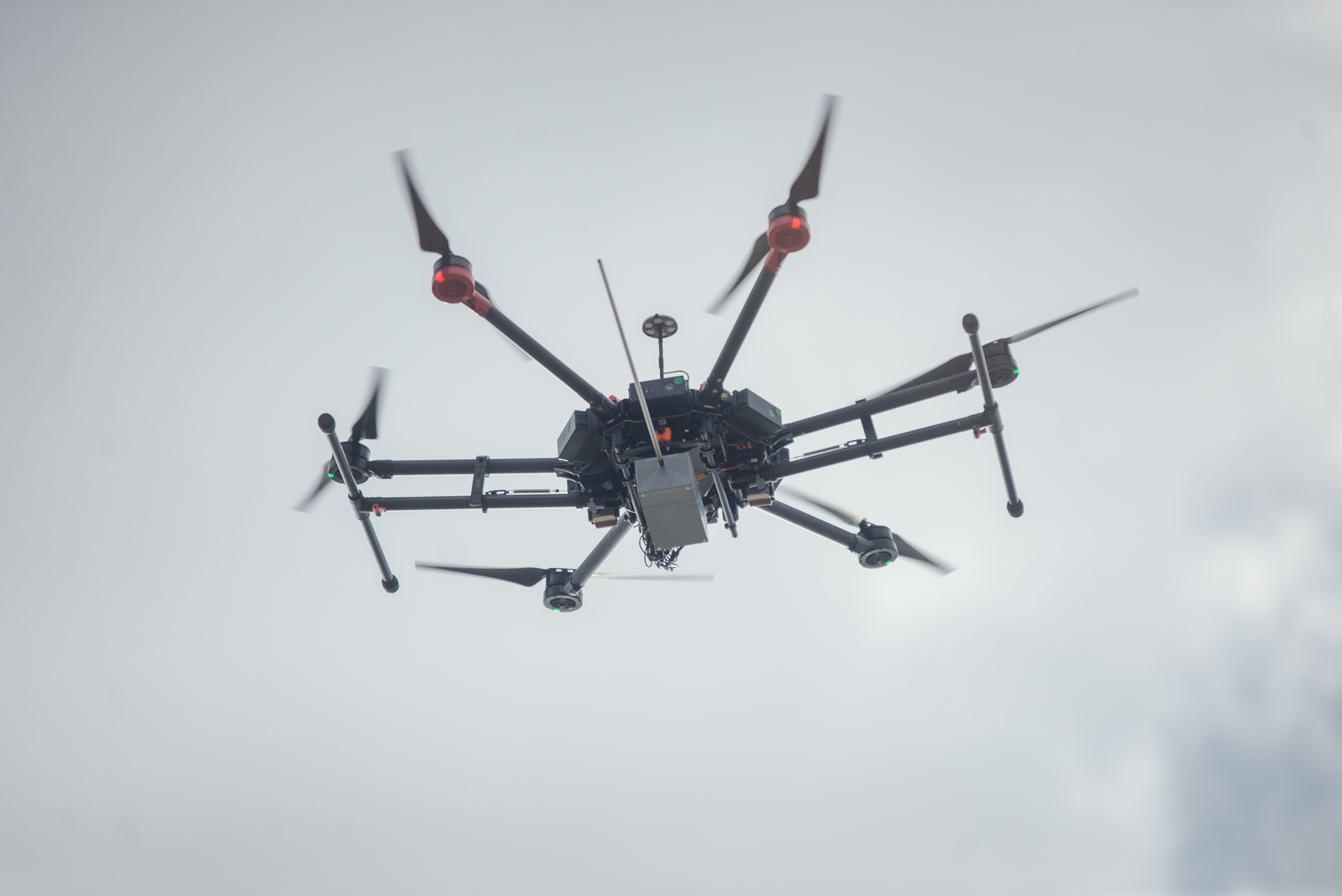 dron, niebo