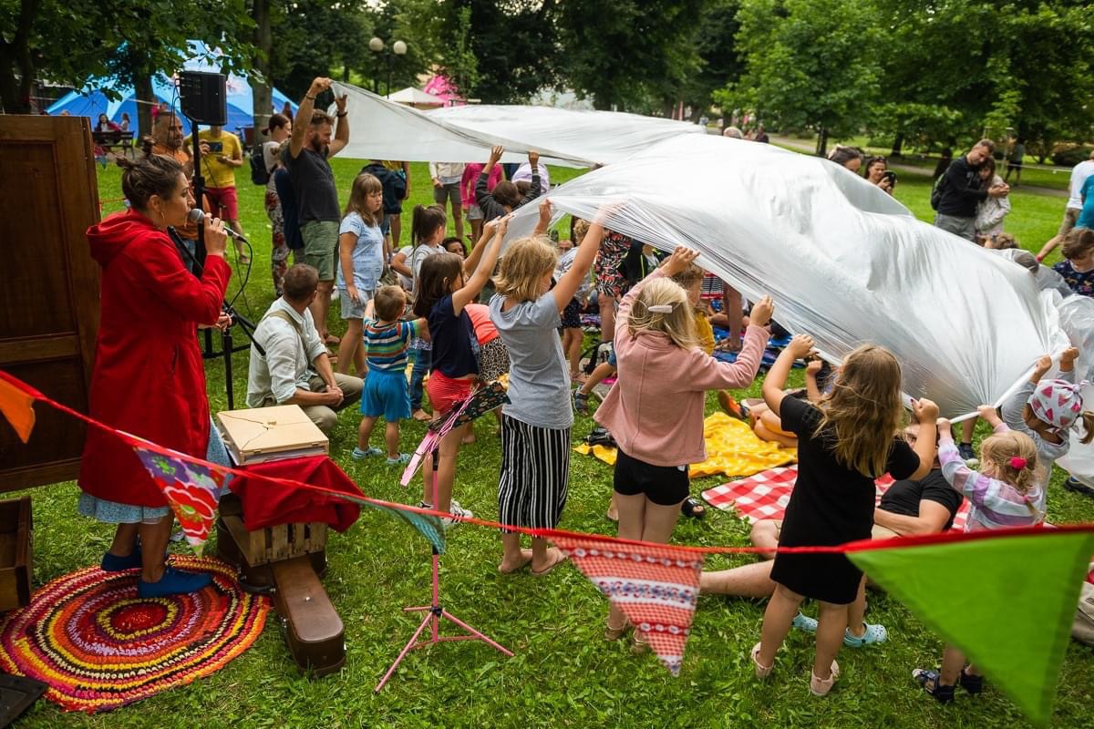 Spektakle pod gołym niebem