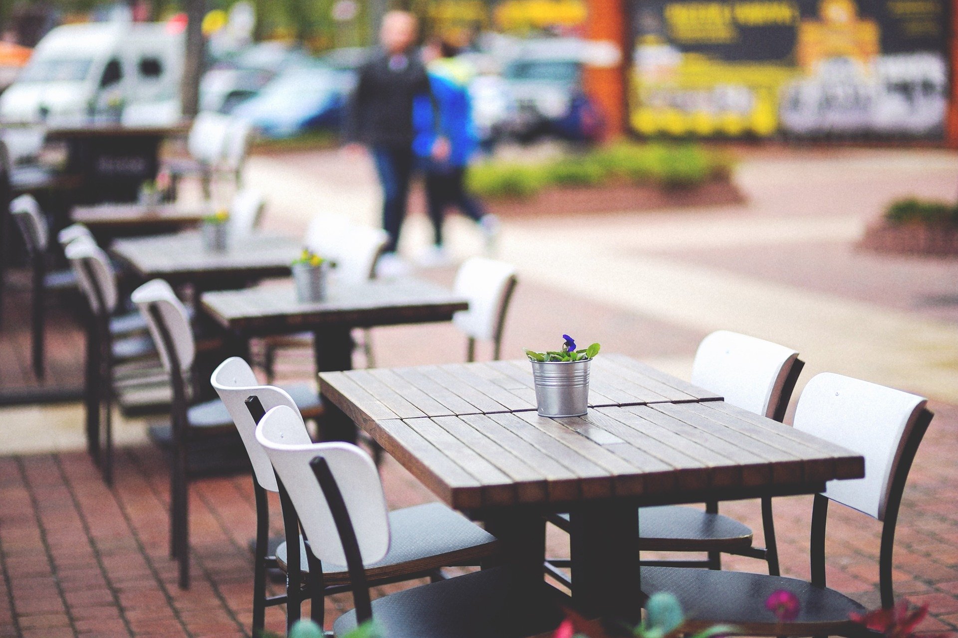 Ogródki gastronomiczne na uliczkach starówki? ZDM ustali z restauratorami gdzie to możliwe.