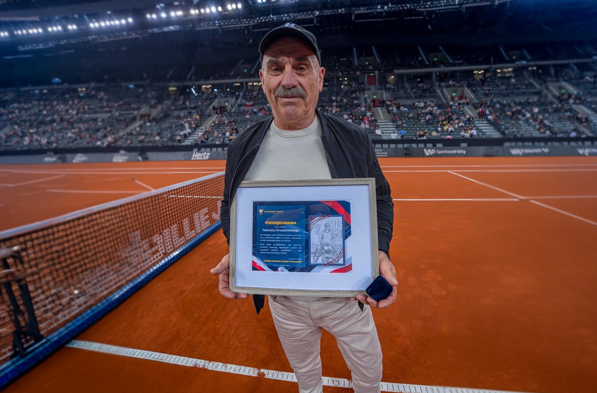 Tadeusz Kruszelnicki z nagrodą